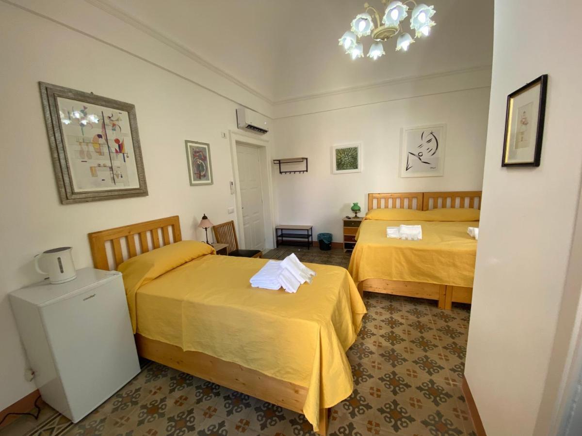 Touristhouse Monopoli 10 Bed & Breakfast Exterior photo